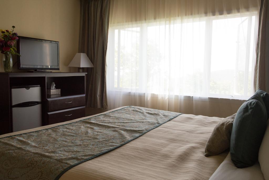 Art Of Living Retreat Center Hotel Bamboo Екстериор снимка